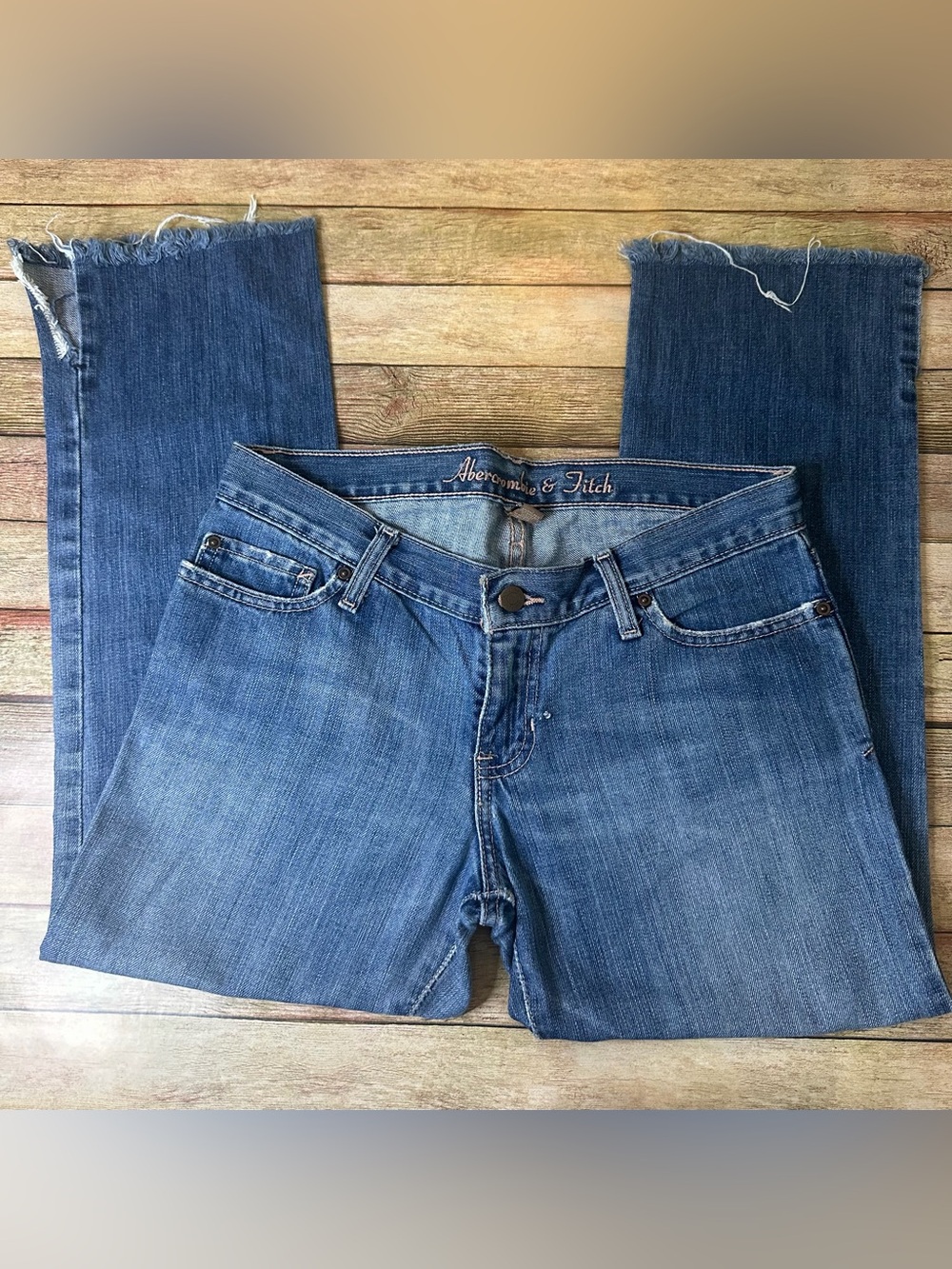 Vintage Abercrombie & Fitch Medium Blue Frayed Capri Jeans